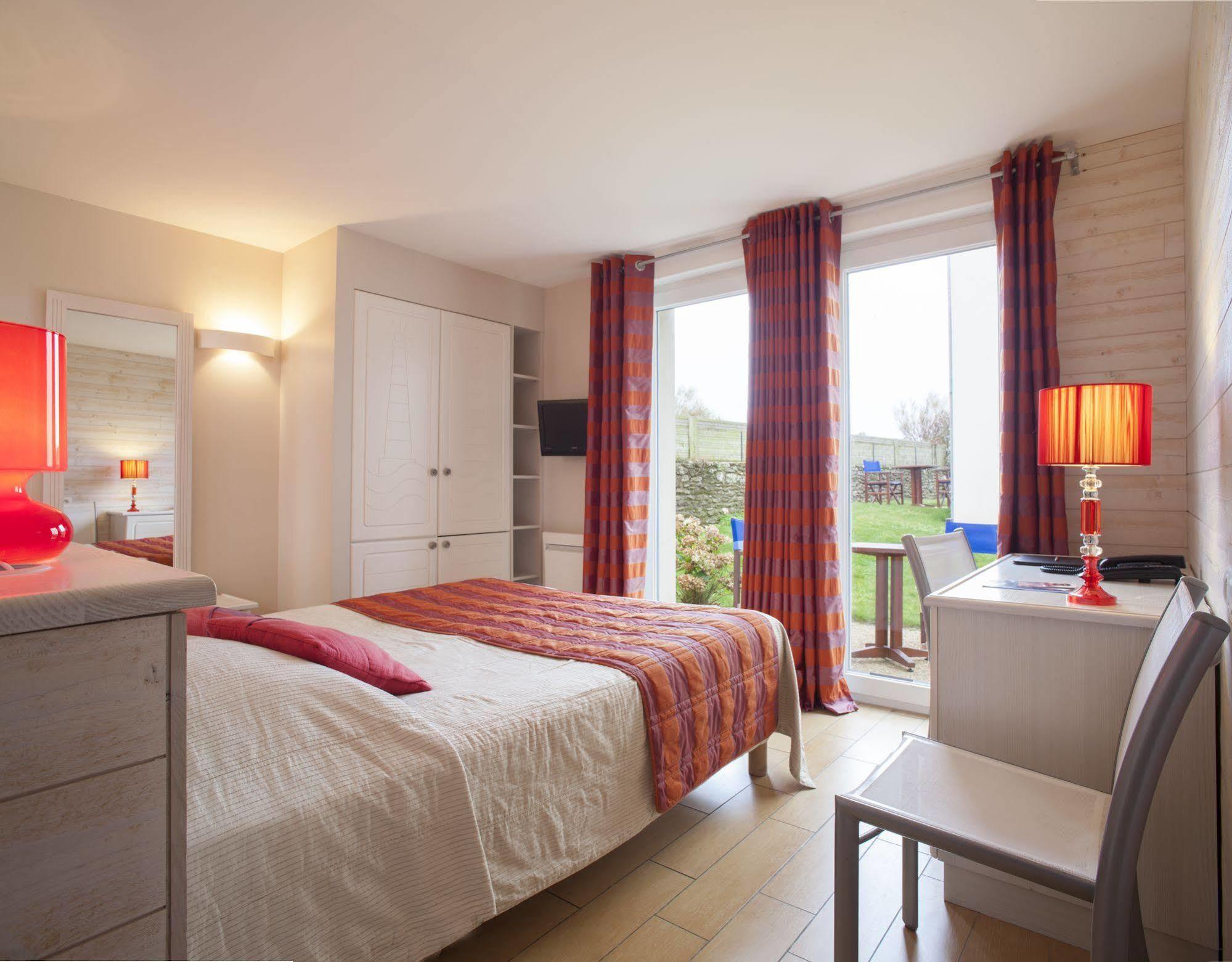 Logis Hotel Vent D'Iroise Plougonvelin Exterior photo